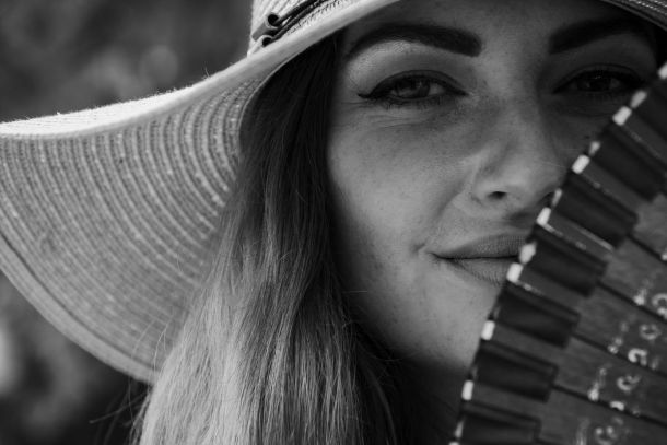 What a face shows and what it keeps back: the same question the beauty market now asks of every claim to nature. | magnific.com